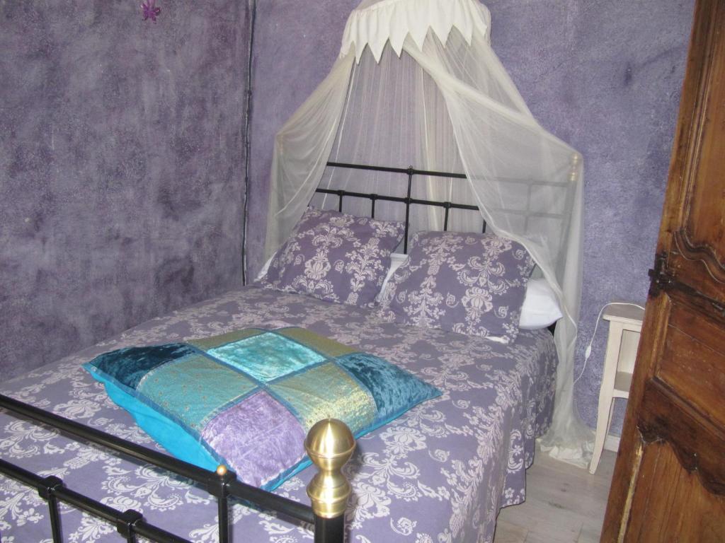 La Flor Azul Bed and Breakfast Grospierres Habitación foto